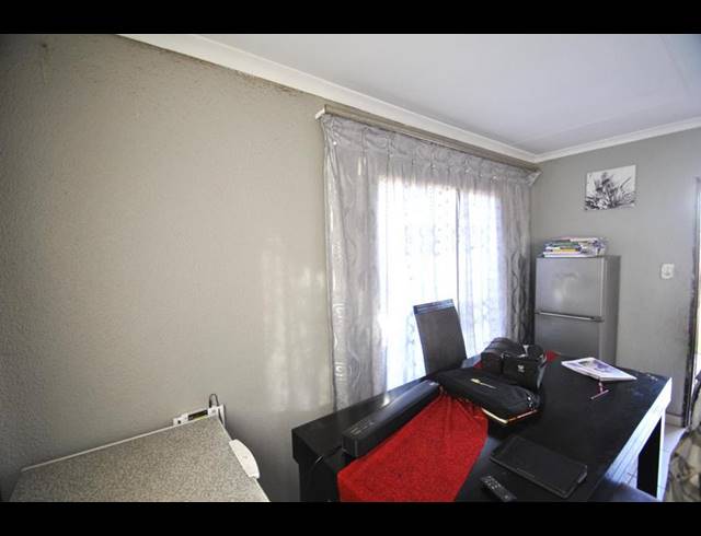 3 BEDROOM HOUSE FOR SALE IN DAWN PARK